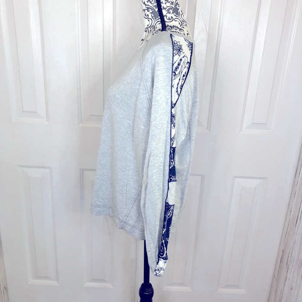 Chicos gray and blue patchwork sleeve detail lightweight sweatshirt - Picture 4 of 6